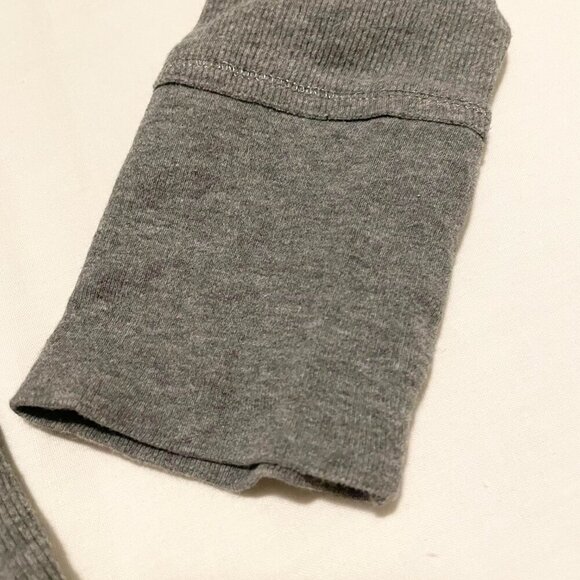 Guess Grey Long Sleeve Top Womens Size Medium Shirt - Picture 6 of 16